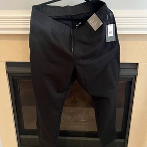 Gap Fit Slim Straight pants